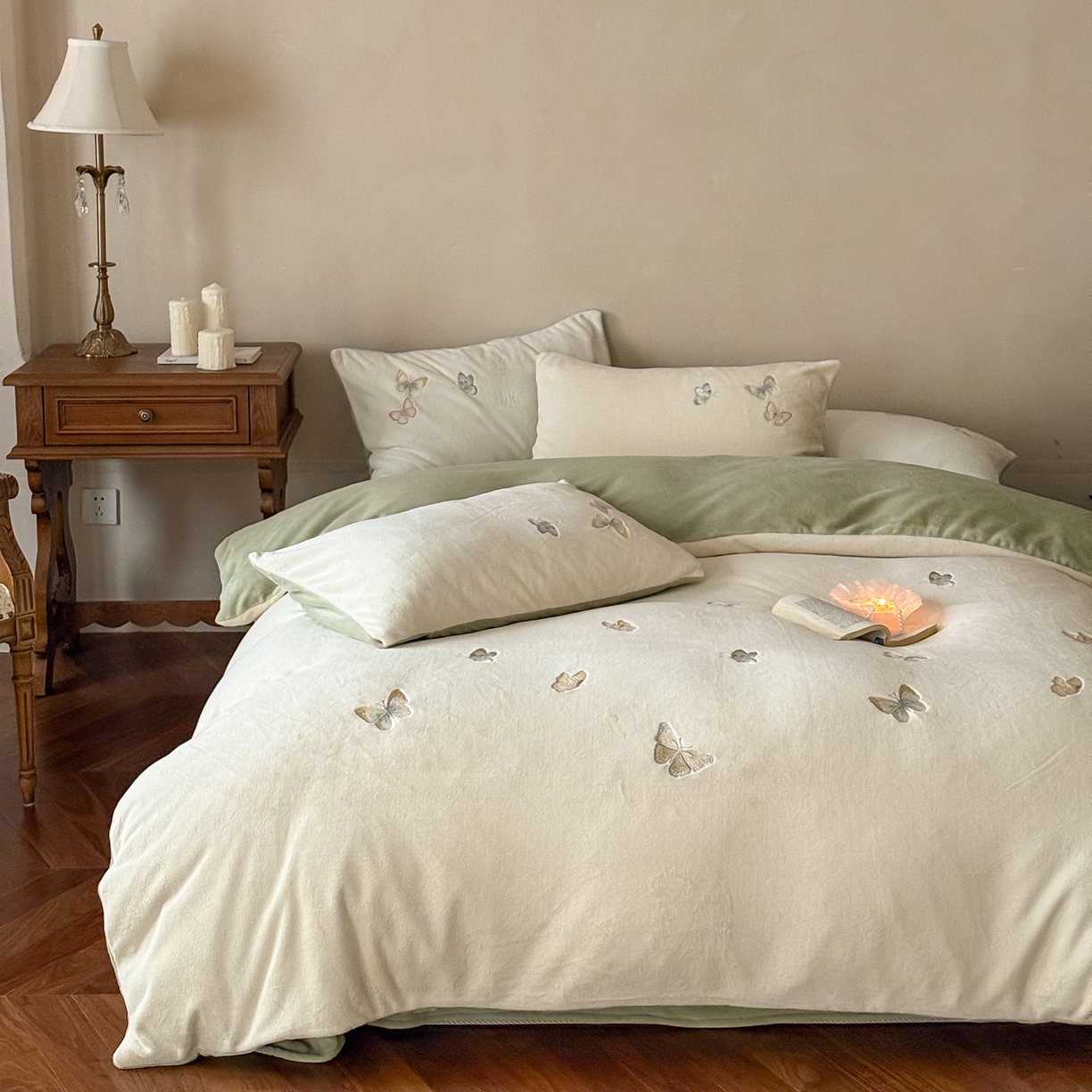 91家纺网 家纺一手货源 找家纺 FORTWO家纺原创设计（FOR TWO家纺） 2025新款230克牛奶绒蝴蝶刺绣四件套-星辰 （券前）基础价不低于小号208元，中号258元，大号298元 会员-10 星辰-绿