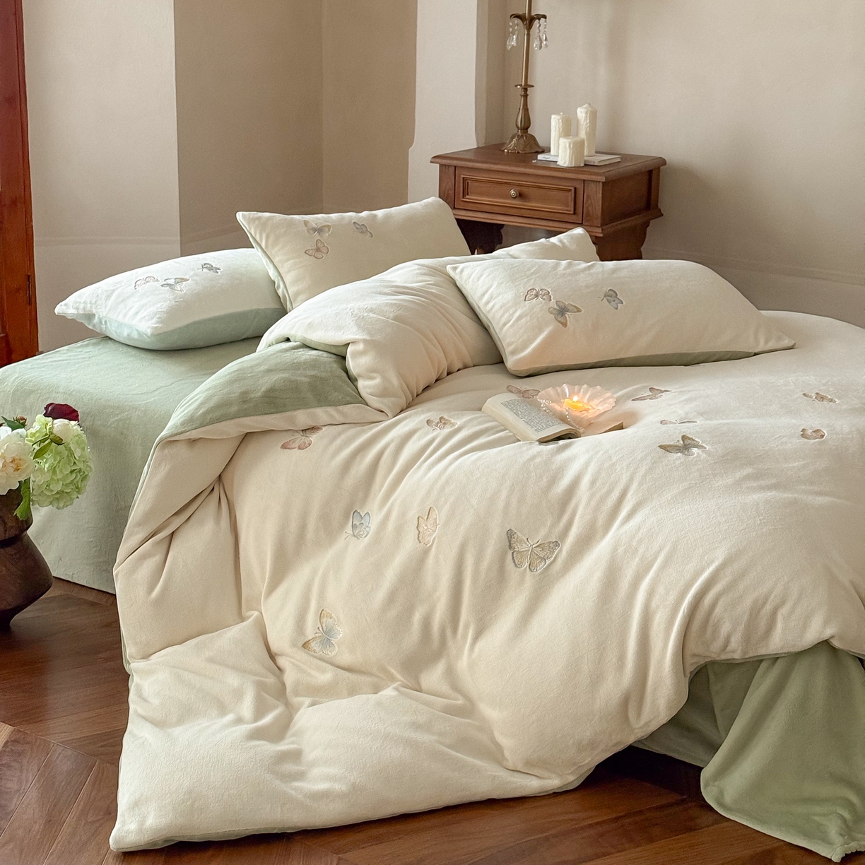 91家纺网 家纺一手货源 找家纺 FORTWO家纺原创设计（FOR TWO家纺） 2025新款230克牛奶绒蝴蝶刺绣四件套-星辰 （券前）基础价不低于小号208元，中号258元，大号298元 会员-10 星辰-绿