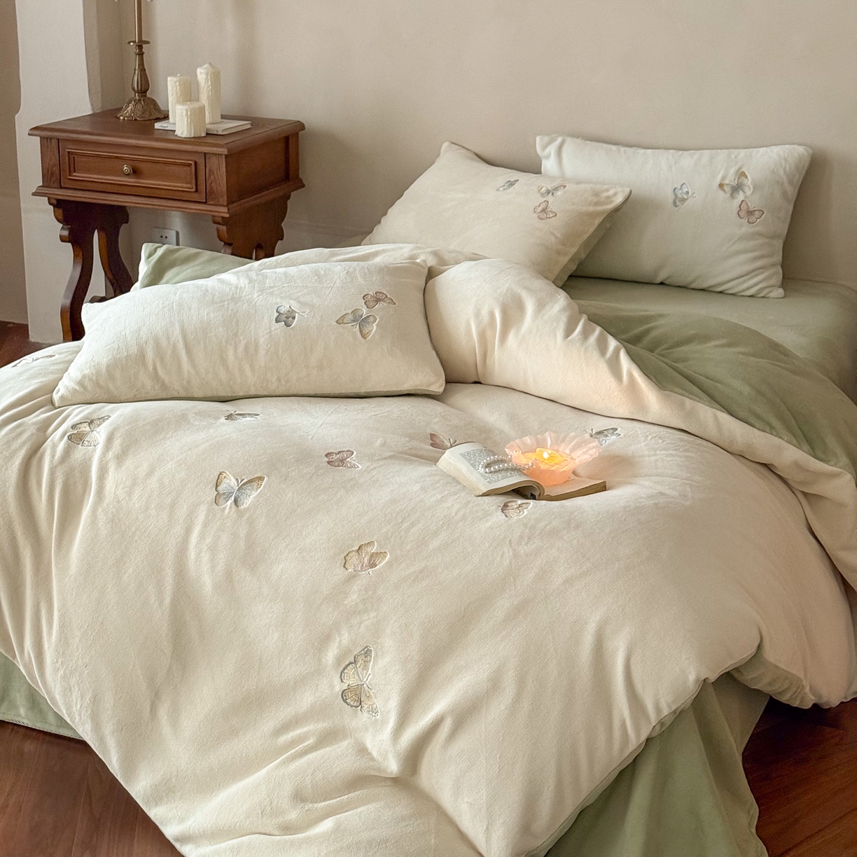 91家纺网 家纺一手货源 找家纺 FORTWO家纺原创设计（FOR TWO家纺） 2025新款230克牛奶绒蝴蝶刺绣四件套-星辰 （券前）基础价不低于小号208元，中号258元，大号298元 会员-10 星辰-绿