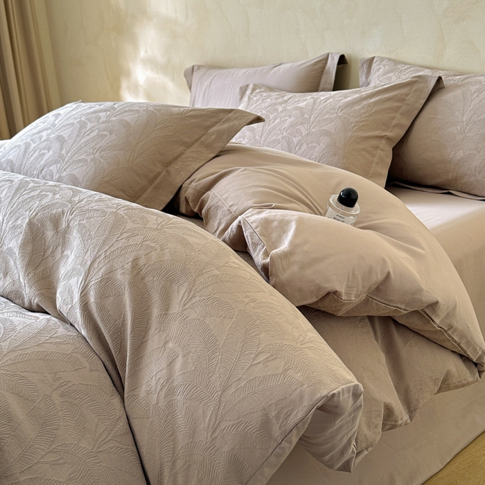 91家纺网 家纺一手货源 找家纺 禾时 2025新款轻奢高支浮雕立体提花床盖款四件套 威廉（咖）