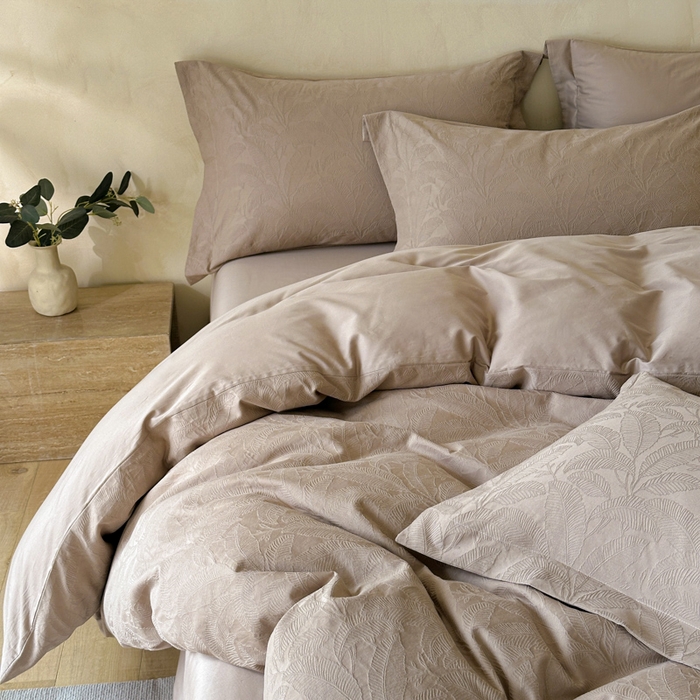 91家纺网 家纺一手货源 找家纺 禾时 2025新款轻奢高支浮雕立体提花床盖款四件套 威廉（咖）