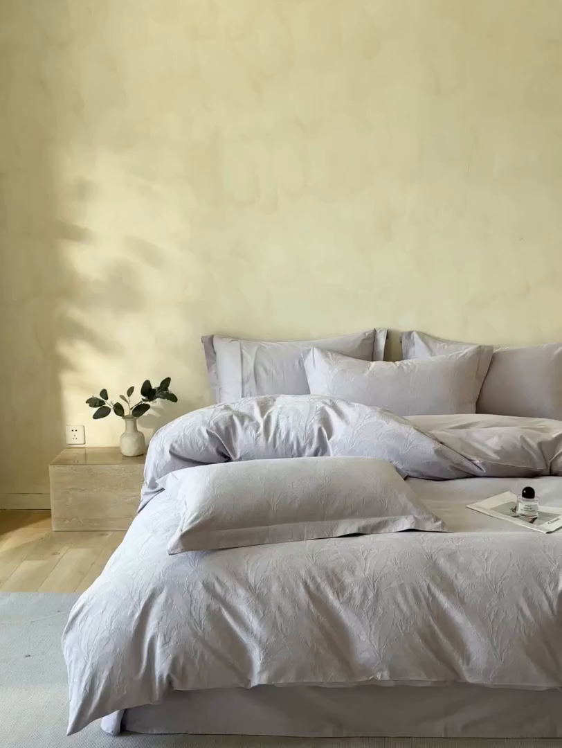 91家纺网 家纺一手货源 找家纺 禾时 2025新款轻奢高支浮雕立体提花床盖款四件套 威廉（咖）