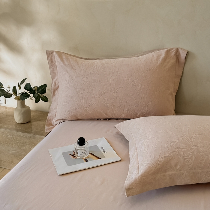 91家纺网 家纺一手货源 找家纺 禾时 2025新款轻奢高支浮雕立体提花床盖款四件套 威廉（藕粉）