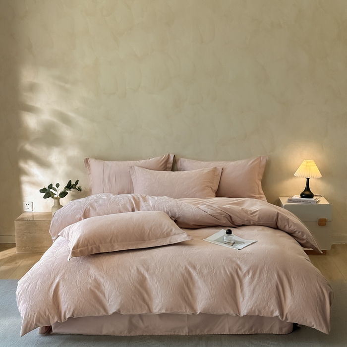 91家纺网 家纺一手货源 找家纺 禾时 2025新款轻奢高支浮雕立体提花床盖款四件套 威廉（藕粉）