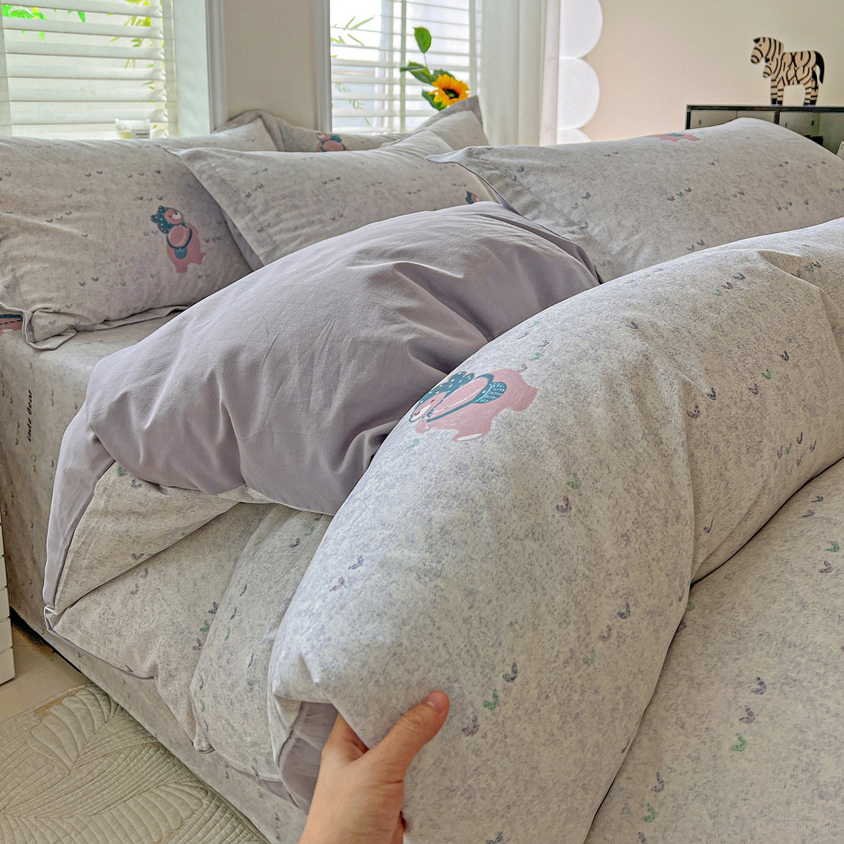 91家纺网 家纺一手货源 找家纺 依庭 2025新款高克重全棉纯棉磨毛印花单被套 幸福小熊