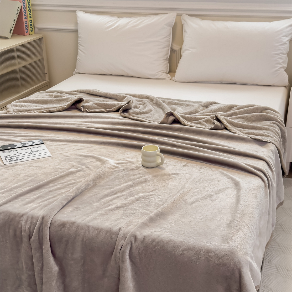 91家纺网 家纺一手货源 找家纺 （总）予梦家纺 2025新款320g高克重加厚法兰绒毛毯办公室午休毯