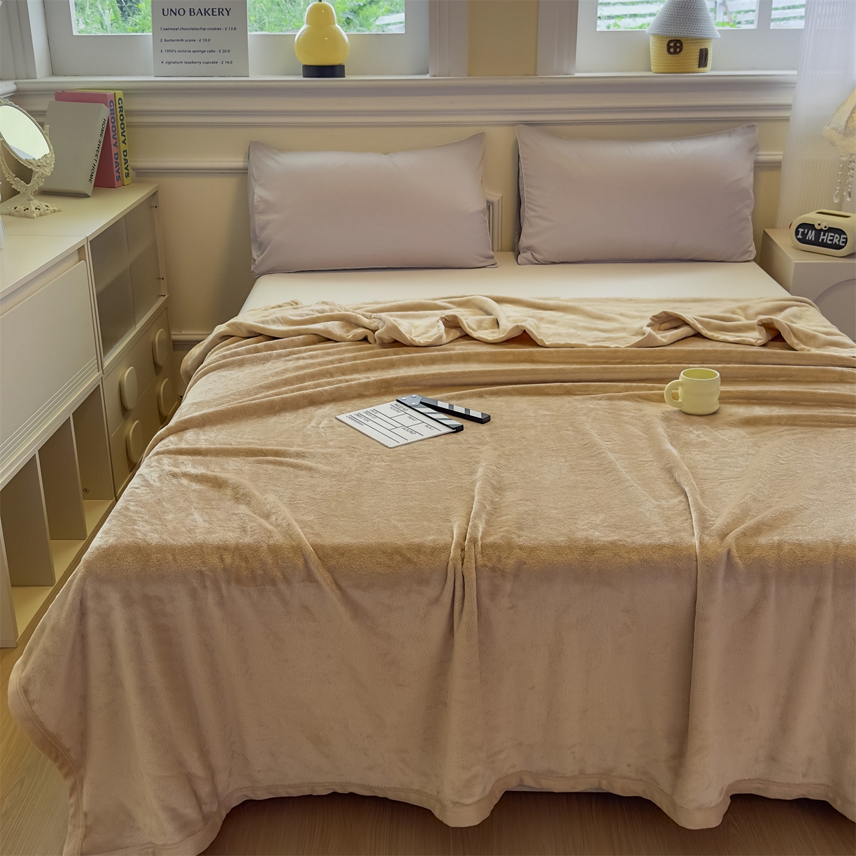 91家纺网 家纺一手货源 找家纺 予梦家纺 2025新款320g高克重加厚法兰绒毛毯办公室午休毯 奶茶驼