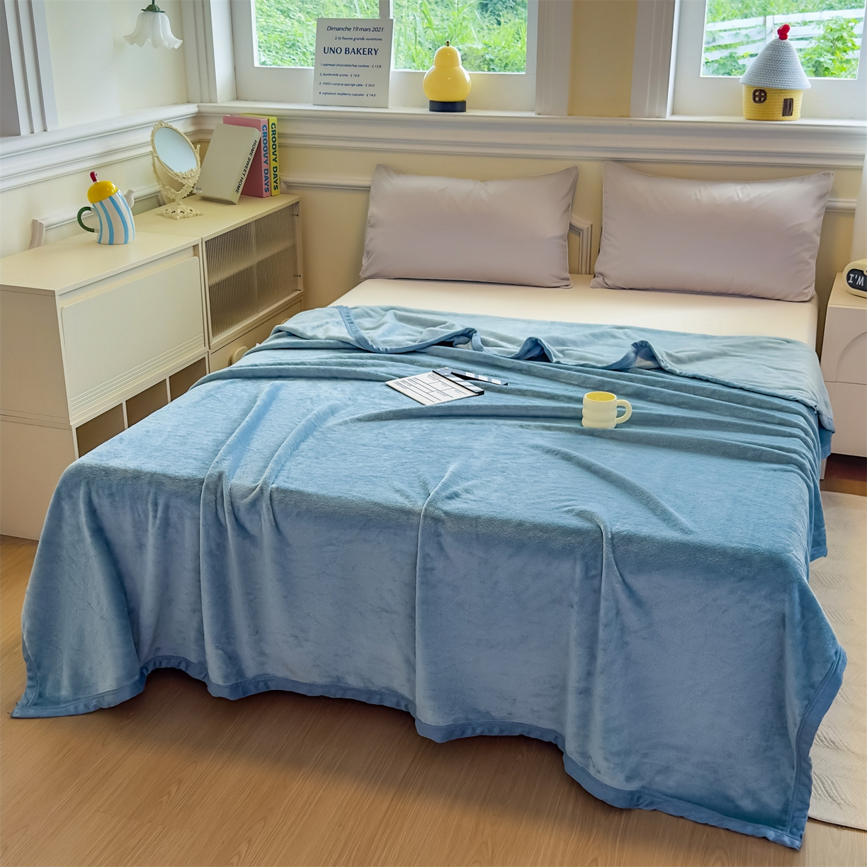 91家纺网 家纺一手货源 找家纺 予梦家纺 2025新款320g高克重加厚法兰绒毛毯办公室午休毯 云山蓝