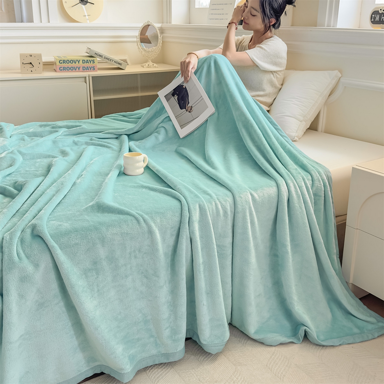 91家纺网 家纺一手货源 找家纺 予梦家纺 2025新款320g高克重加厚法兰绒毛毯办公室午休毯 清水蓝
