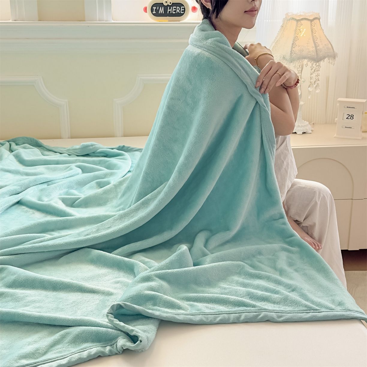 91家纺网 家纺一手货源 找家纺 予梦家纺 2025新款320g高克重加厚法兰绒毛毯办公室午休毯 清水蓝