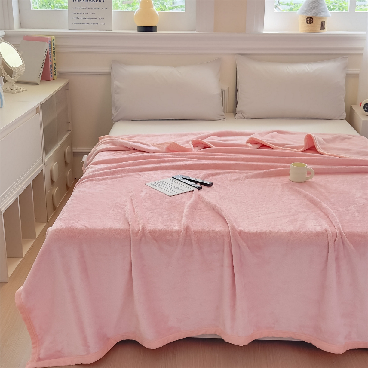 91家纺网 家纺一手货源 找家纺 予梦家纺 2025新款320g高克重加厚法兰绒毛毯办公室午休毯 少女粉