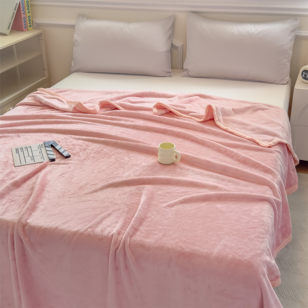 91家纺网 家纺一手货源 找家纺 予梦家纺 2025新款320g高克重加厚法兰绒毛毯办公室午休毯 少女粉