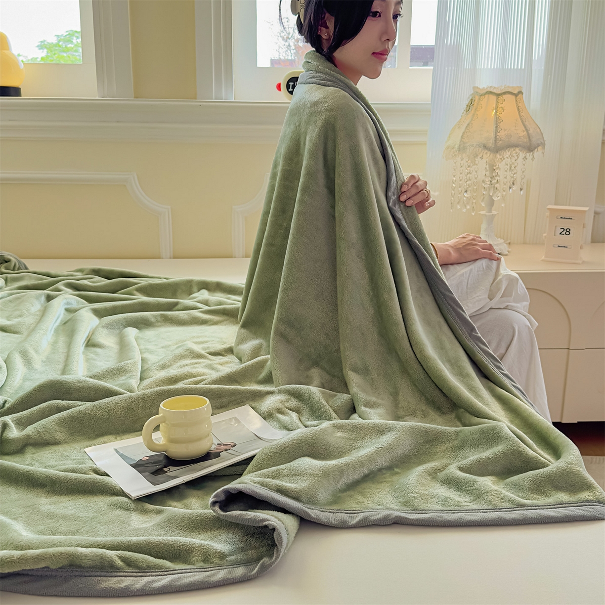 91家纺网 家纺一手货源 找家纺 予梦家纺 2025新款320g高克重加厚法兰绒毛毯办公室午休毯 松柏绿