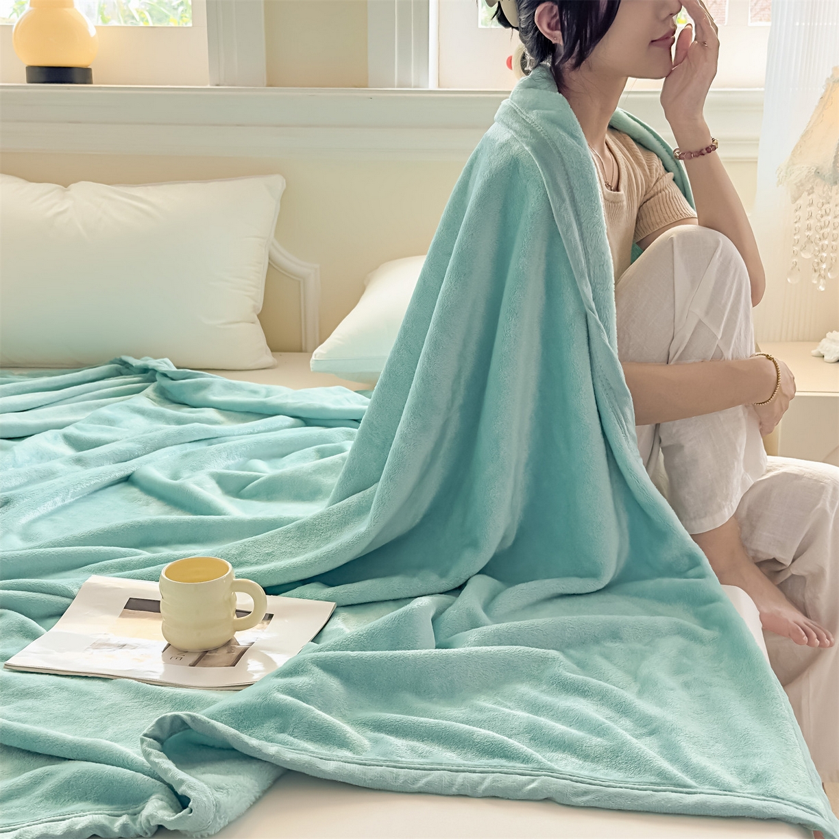 91家纺网 家纺一手货源 找家纺 予梦家纺 2025新款320g高克重加厚法兰绒毛毯办公室午休毯 清水蓝