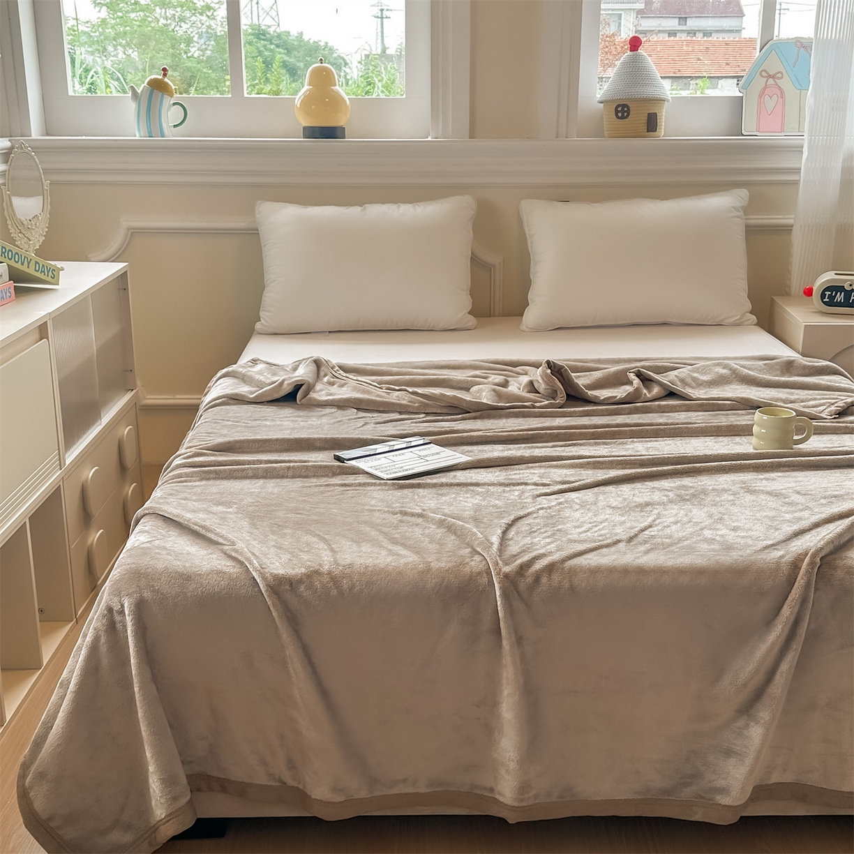 91家纺网 家纺一手货源 找家纺 予梦家纺 2025新款320g高克重加厚法兰绒毛毯办公室午休毯 卡布奇诺