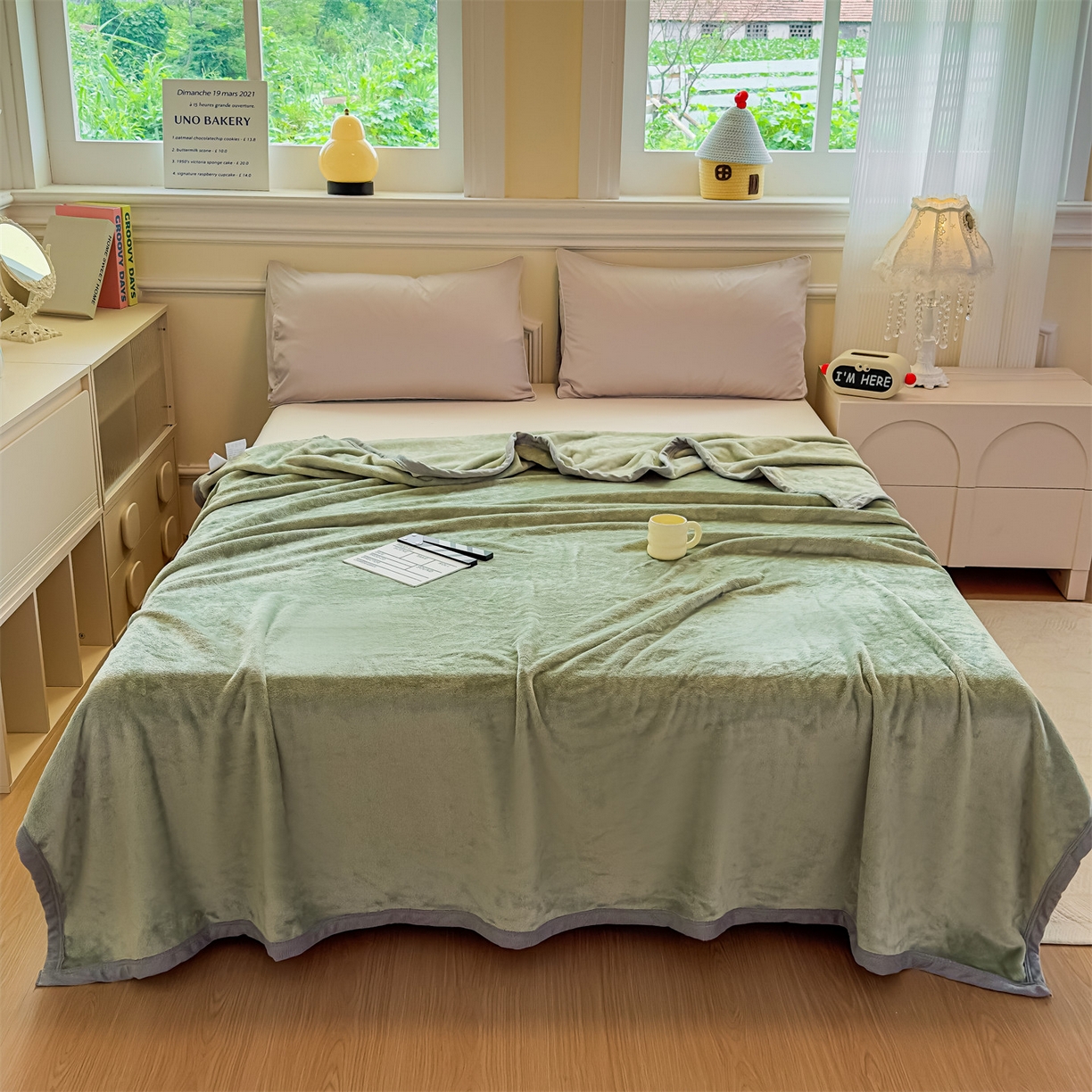 91家纺网 家纺一手货源 找家纺 予梦家纺 2025新款320g高克重加厚法兰绒毛毯办公室午休毯 松柏绿