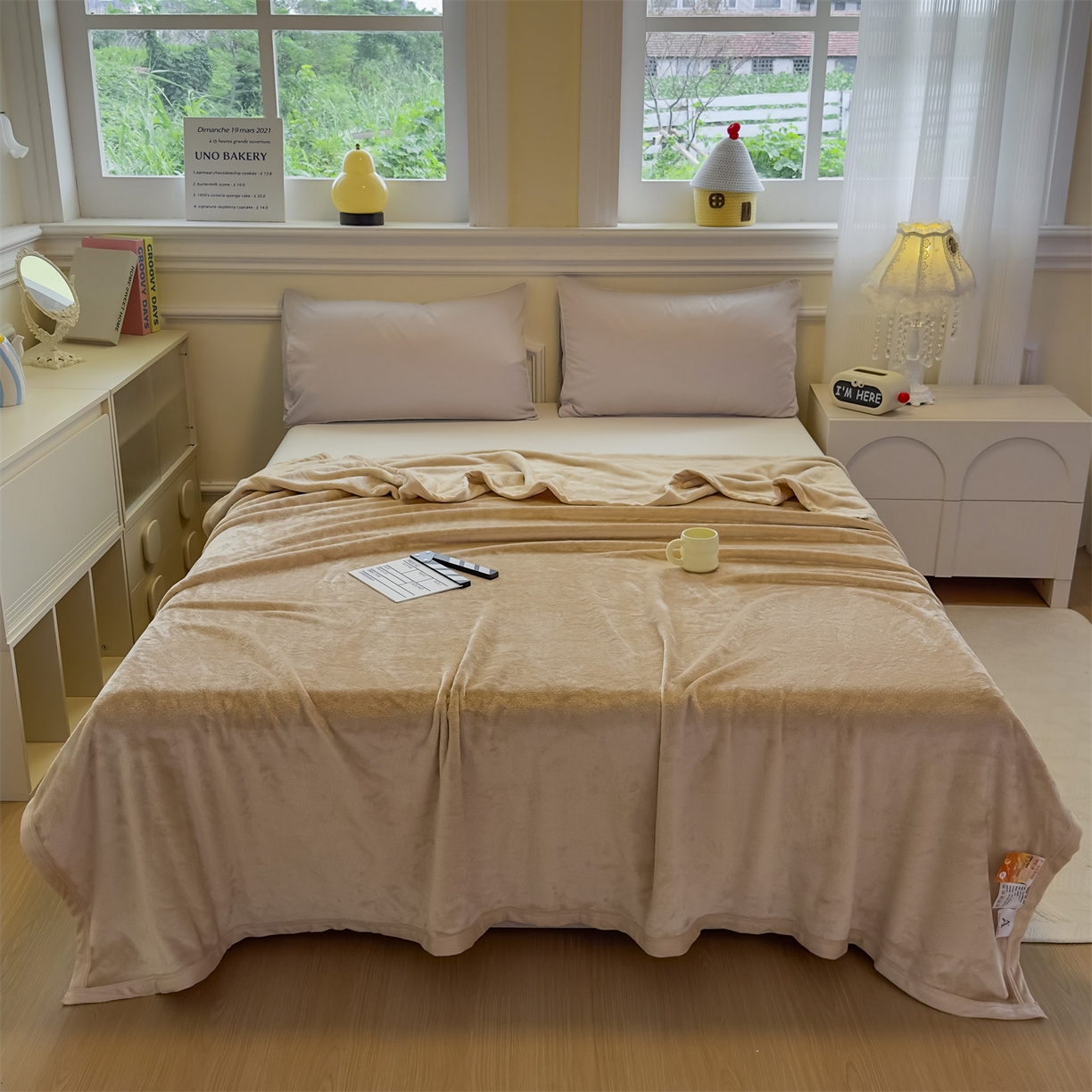 91家纺网 家纺一手货源 找家纺 予梦家纺 2025新款320g高克重加厚法兰绒毛毯办公室午休毯 奶茶驼