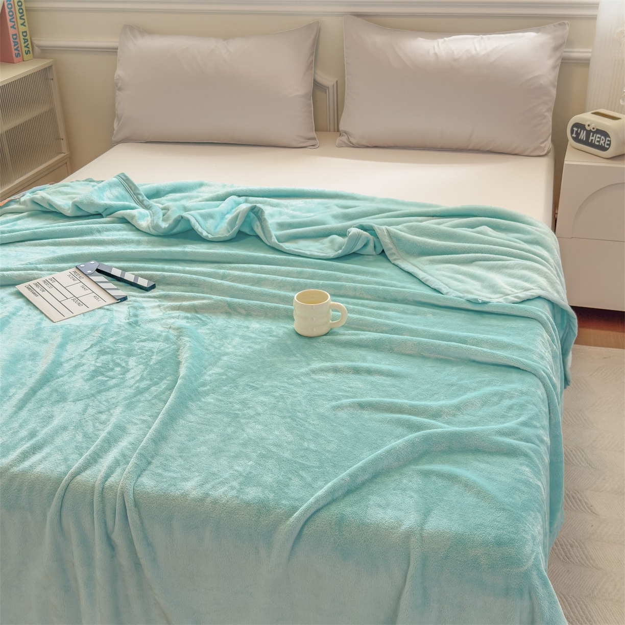 91家纺网 家纺一手货源 找家纺 予梦家纺 2025新款320g高克重加厚法兰绒毛毯办公室午休毯 清水蓝