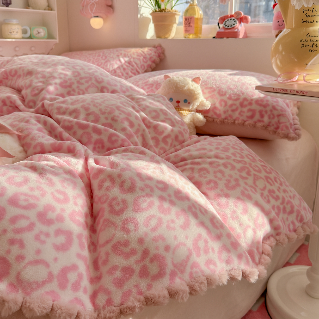 91家纺网 家纺一手货源 找家纺 （总）初念 2025新款牛奶绒印花四件套-豹纹