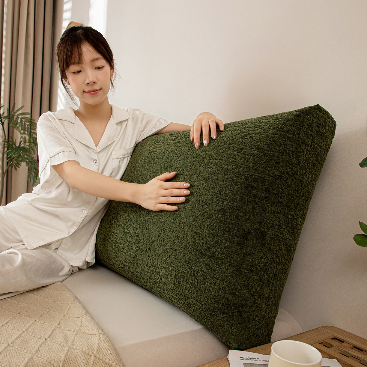 91家纺网 家纺一手货源 找家纺 沐沐家纺 2026新款可可西里面包枕 墨绿