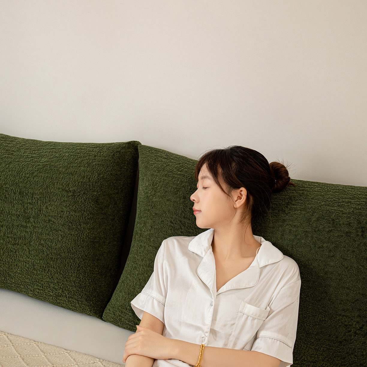 91家纺网 家纺一手货源 找家纺 沐沐家纺 2026新款可可西里面包枕 墨绿