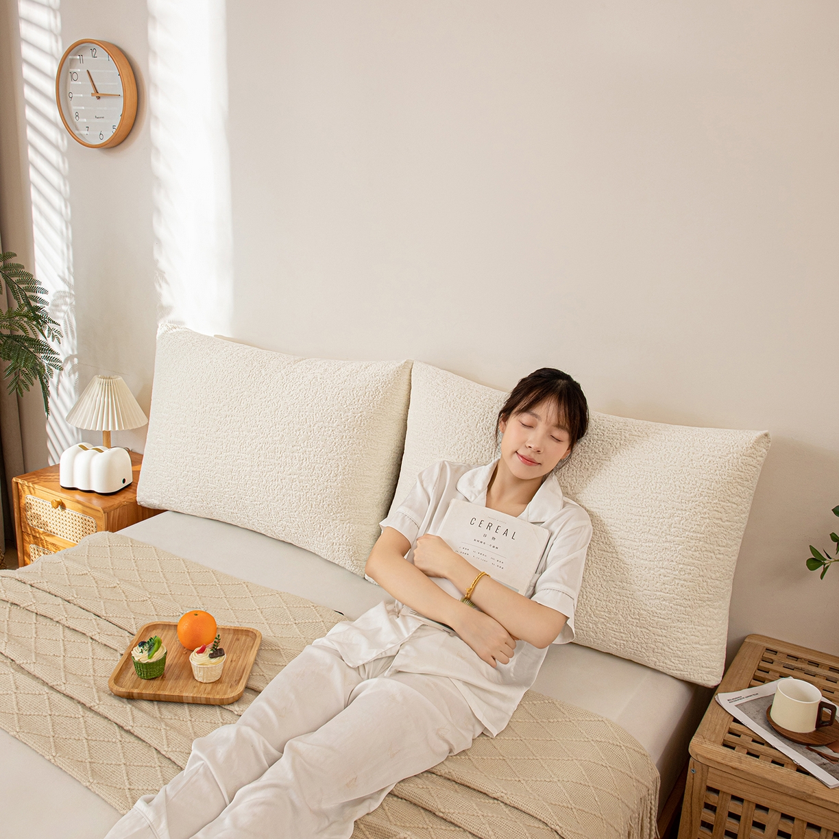 91家纺网 家纺一手货源 找家纺 沐沐家纺 2026新款可可西里面包枕 米白