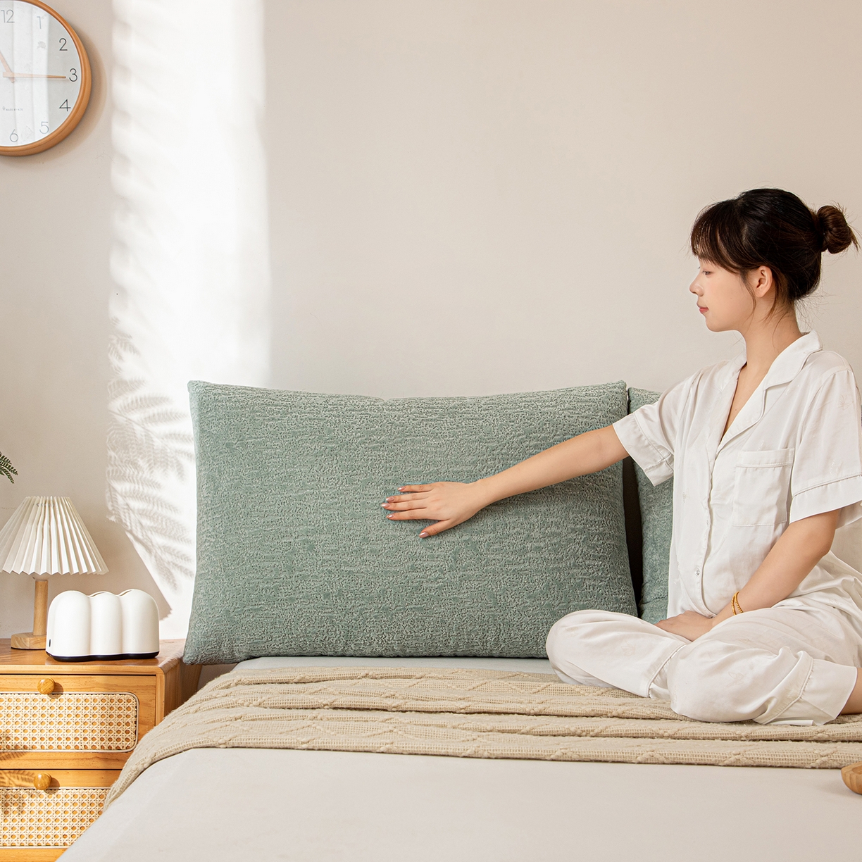 91家纺网 家纺一手货源 找家纺 沐沐家纺 2026新款可可西里面包枕 水绿