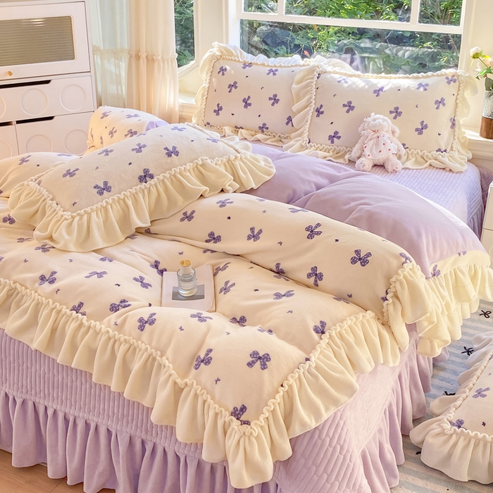 91家纺网 家纺一手货源 找家纺 （总）大麦家纺 2025新款牛奶绒印花夹棉花边床盖四件套