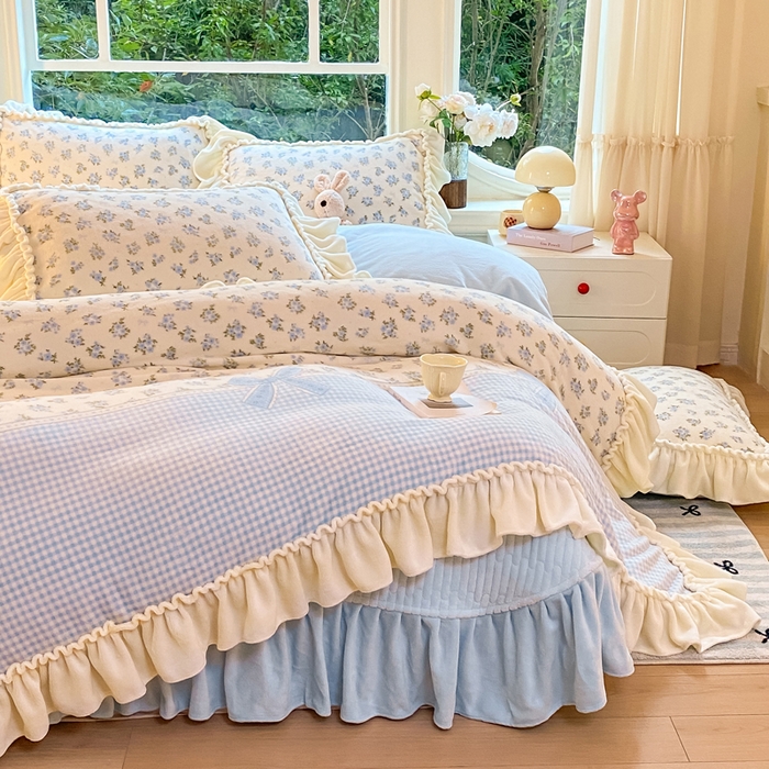 91家纺网 家纺一手货源 找家纺 大麦家纺 2025新款牛奶绒印花夹棉花边床盖四件套 云锦茵梦