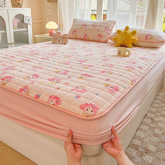 91家纺网 家纺一手货源 找家纺 （总）澜妃 2025新款加厚牛奶绒卡通夹棉单床笠床笠单件单品床笠-亦甜系列