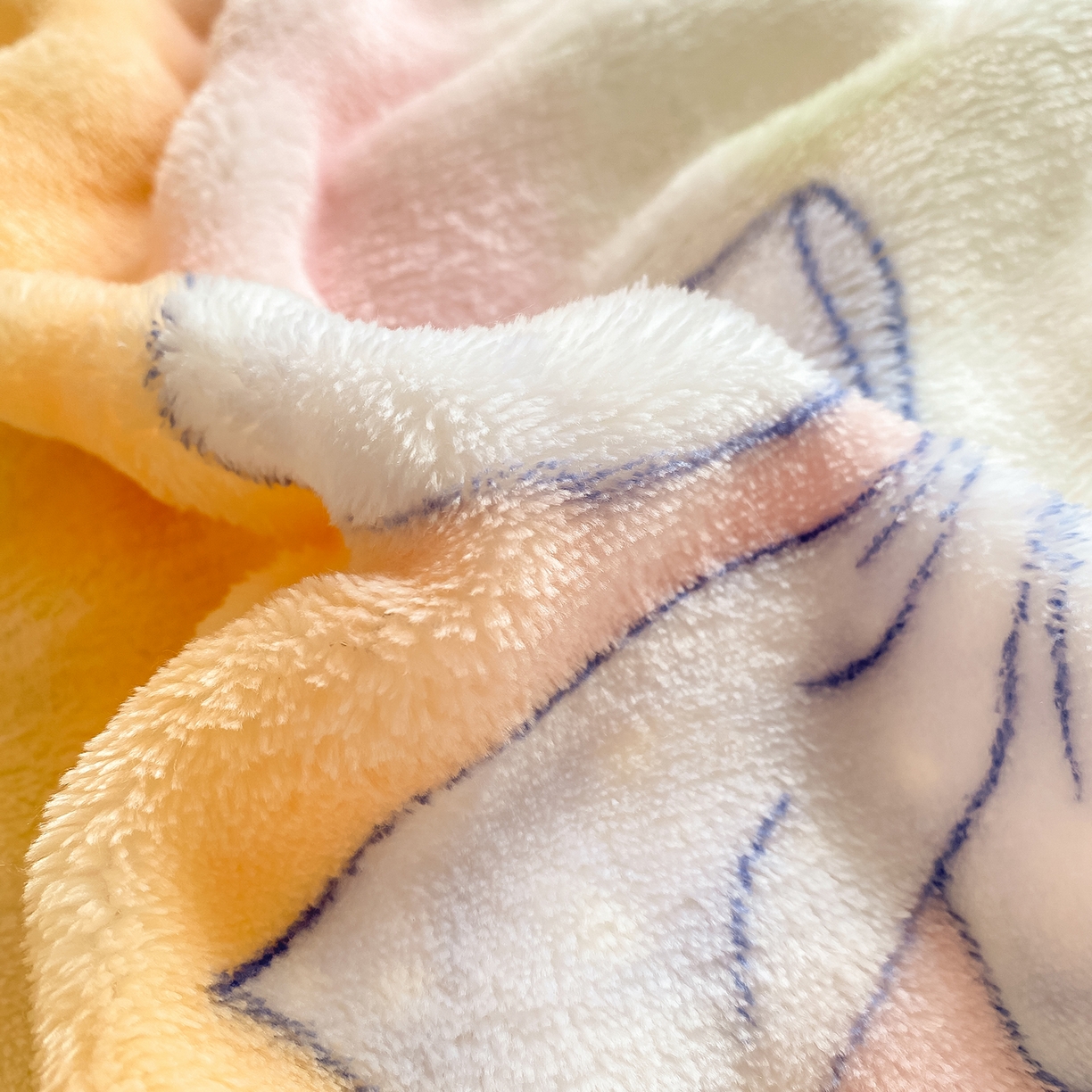 91家纺网 家纺一手货源 找家纺 眠势力 2025新款暖绒泡泡床单冬季保暖被单牛奶绒床单罩 樱桃彩虹【暖绒泡泡床单】