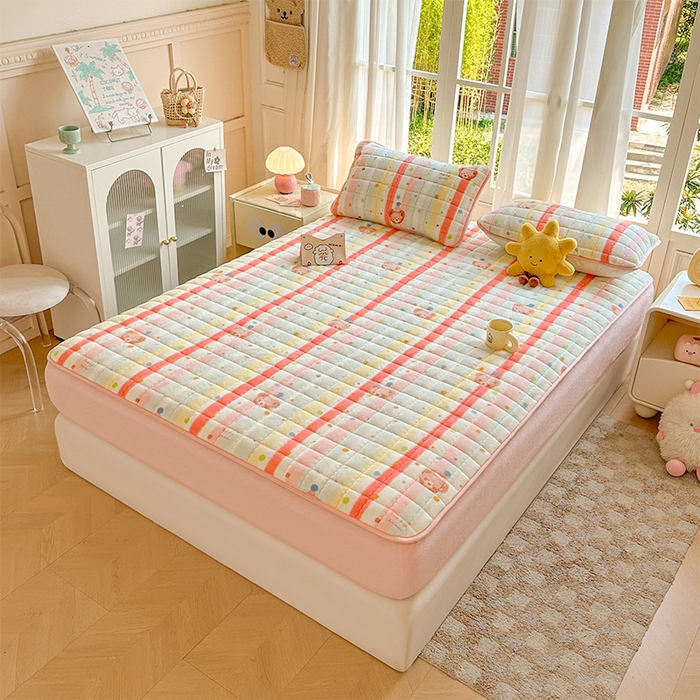 91家纺网 家纺一手货源 找家纺 澜妃 2025新款加厚牛奶绒卡通夹棉单床笠床笠单件单品床笠-亦甜系列 亦甜-彩虹熊