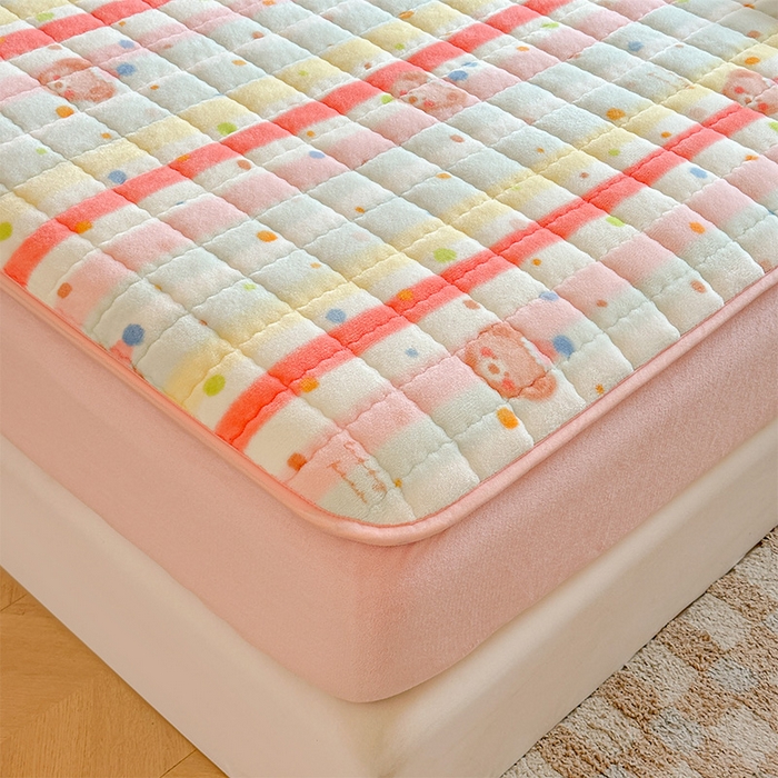 91家纺网 家纺一手货源 找家纺 澜妃 2025新款加厚牛奶绒卡通夹棉单床笠床笠单件单品床笠-亦甜系列 亦甜-彩虹熊