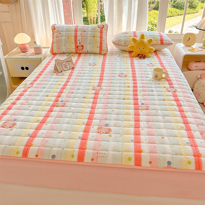 91家纺网 家纺一手货源 找家纺 澜妃 2025新款加厚牛奶绒卡通夹棉单床笠床笠单件单品床笠-亦甜系列 亦甜-彩虹熊