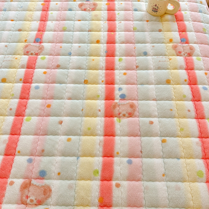 91家纺网 家纺一手货源 找家纺 澜妃 2025新款加厚牛奶绒卡通夹棉单床笠床笠单件单品床笠-亦甜系列 亦甜-彩虹熊