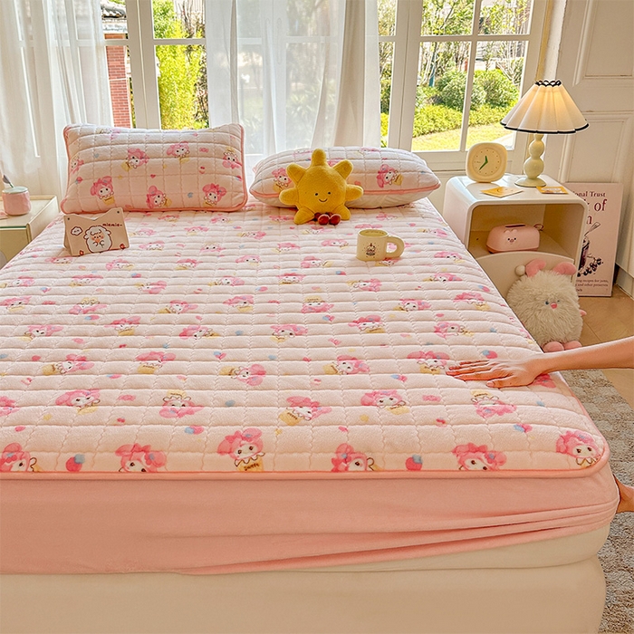 91家纺网 家纺一手货源 找家纺 （总）澜妃 2025新款加厚牛奶绒卡通夹棉单床笠床笠单件单品床笠-亦甜系列