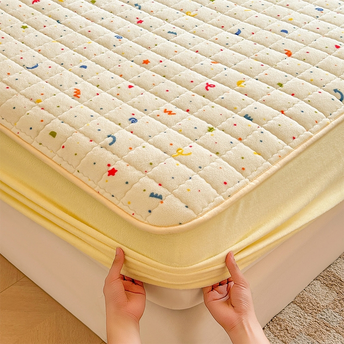 91家纺网 家纺一手货源 找家纺 澜妃 2025新款加厚牛奶绒卡通夹棉单床笠床笠单件单品床笠-亦甜系列 亦甜-芝士酪