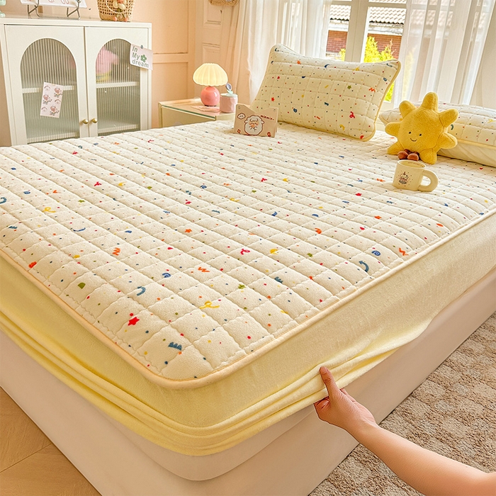 91家纺网 家纺一手货源 找家纺 澜妃 2025新款加厚牛奶绒卡通夹棉单床笠床笠单件单品床笠-亦甜系列 亦甜-芝士酪