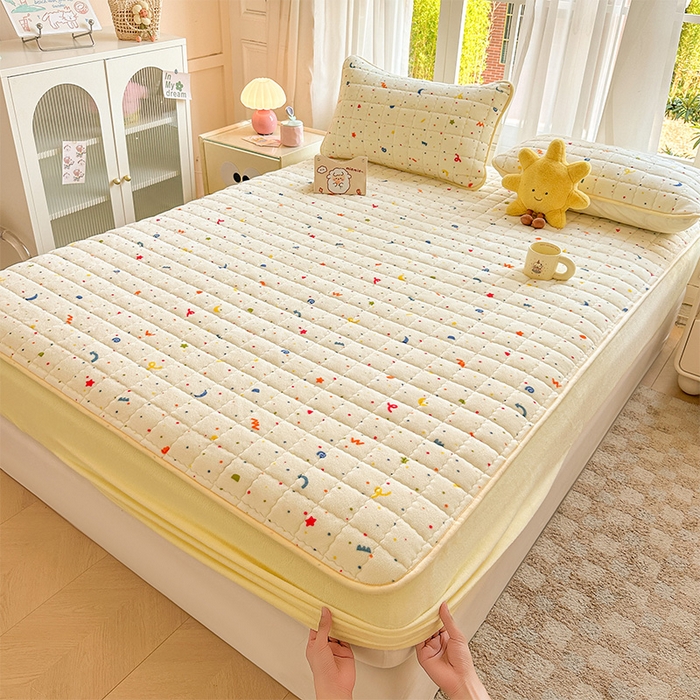 91家纺网 家纺一手货源 找家纺 澜妃 2025新款加厚牛奶绒卡通夹棉单床笠床笠单件单品床笠-亦甜系列 亦甜-芝士酪