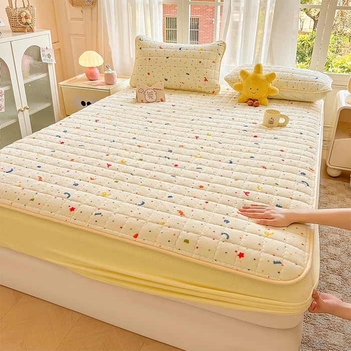 91家纺网 家纺一手货源 找家纺 澜妃 2025新款加厚牛奶绒卡通夹棉单床笠床笠单件单品床笠-亦甜系列 亦甜-芝士酪