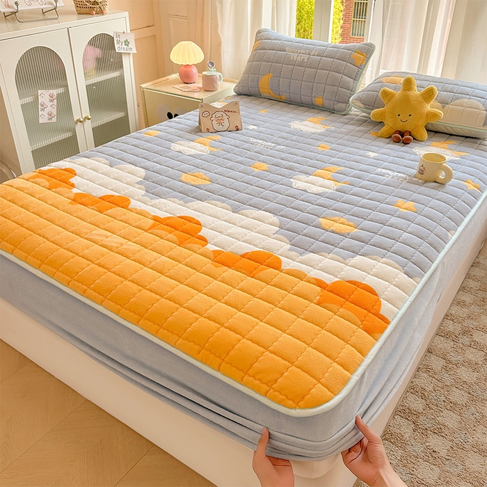 91家纺网 家纺一手货源 找家纺 澜妃 2025新款加厚牛奶绒卡通夹棉单床笠床笠单件单品床笠-亦甜系列 亦甜-黄色月亮