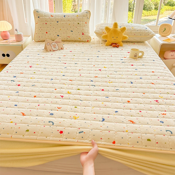 91家纺网 家纺一手货源 找家纺 澜妃 2025新款加厚牛奶绒卡通夹棉单床笠床笠单件单品床笠-亦甜系列 亦甜-芝士酪