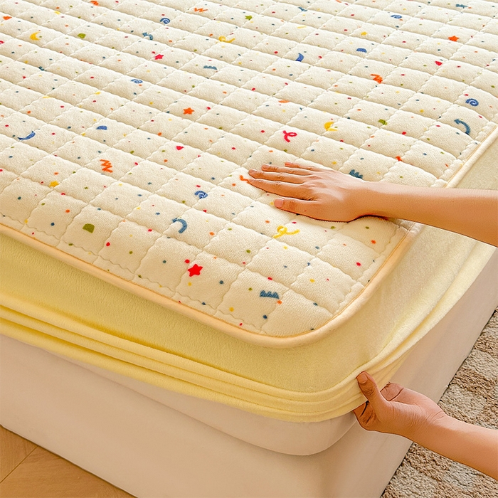 91家纺网 家纺一手货源 找家纺 澜妃 2025新款加厚牛奶绒卡通夹棉单床笠床笠单件单品床笠-亦甜系列 亦甜-芝士酪