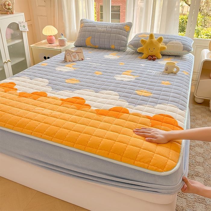 91家纺网 家纺一手货源 找家纺 澜妃 2025新款加厚牛奶绒卡通夹棉单床笠床笠单件单品床笠-亦甜系列 亦甜-黄色月亮