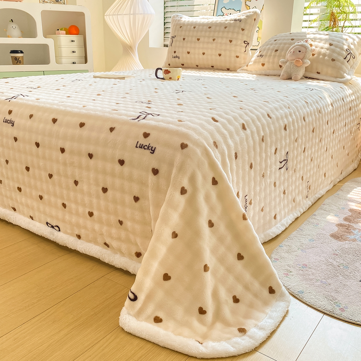 91家纺网 家纺一手货源 找家纺 眠势力 2025新款暖绒泡泡床单冬季保暖被单牛奶绒床单罩 爱心咖【暖绒泡泡床单】