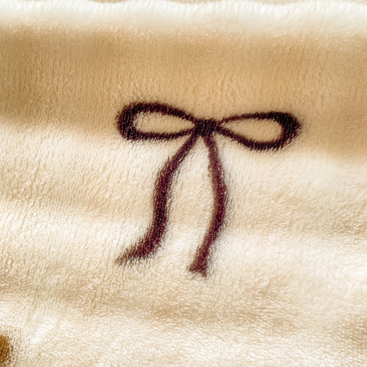 91家纺网 家纺一手货源 找家纺 眠势力 2025新款暖绒泡泡床单冬季保暖被单牛奶绒床单罩 爱心咖【暖绒泡泡床单】