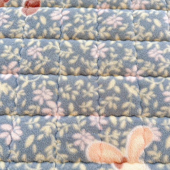 91家纺网 家纺一手货源 找家纺 澜妃 2025新款加厚牛奶绒卡通夹棉单床笠床笠单件单品床笠-亦甜系列 亦甜-背带兔