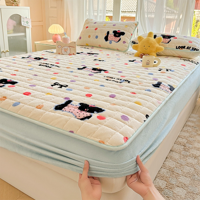 91家纺网 家纺一手货源 找家纺 澜妃 2025新款加厚牛奶绒卡通夹棉单床笠床笠单件单品床笠-亦甜系列 亦甜-旺旺仙贝