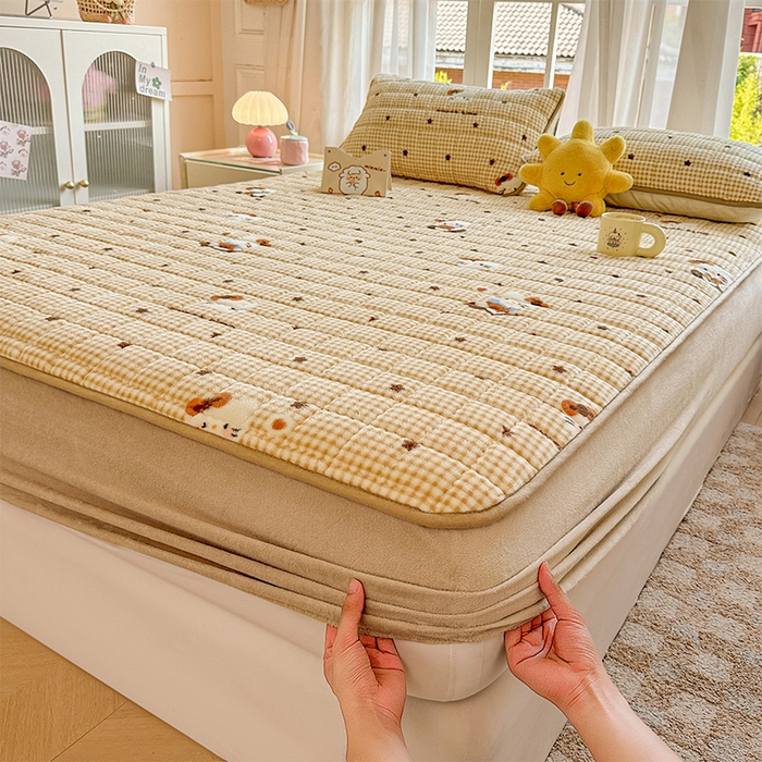 91家纺网 家纺一手货源 找家纺 澜妃 2025新款加厚牛奶绒卡通夹棉单床笠床笠单件单品床笠-亦甜系列 亦甜-可可猫星