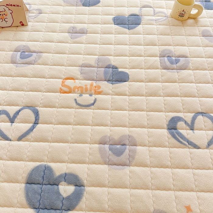 91家纺网 家纺一手货源 找家纺 澜妃 2025新款加厚牛奶绒卡通夹棉单床笠床笠单件单品床笠-亦甜系列 亦甜-蜡笔心